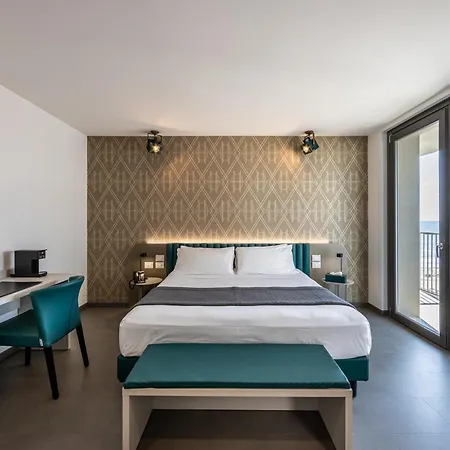 Diva Hotel Lignano - Adults Only Lignano Sabbiadoro Exterior foto